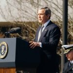 शेतकऱ्यांच्या तक्रारी; पिकविम्यांवर बैठकीची मागणी